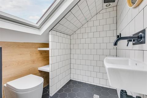 84b Chiswick Lane, London, W4 2LA