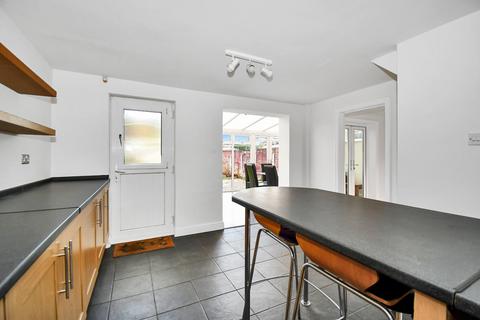 11 Howson Close, Guiseley, Leeds, LS20 9JW