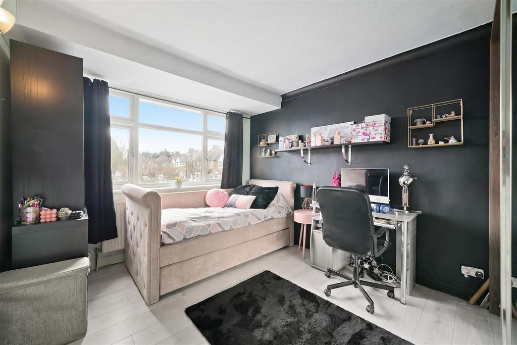 63 Danemead Grove Northolt, Ealing - fb HMdua Fwga AE