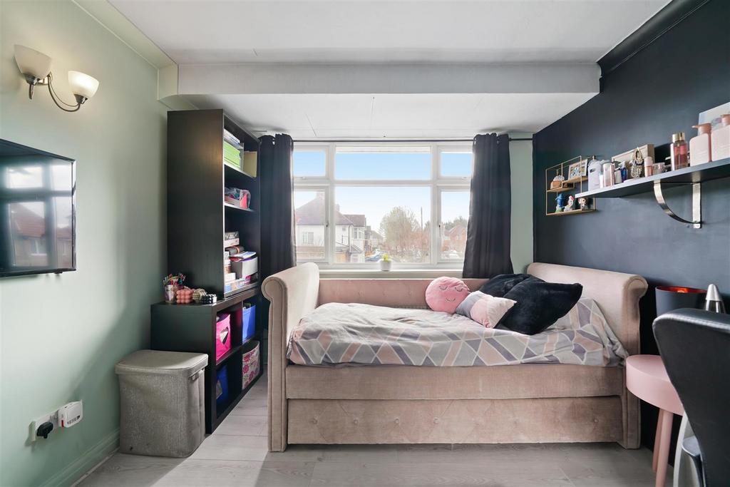 63 Danemead Grove Northolt, Ealing - NIQ4l Ip Whi Kdl