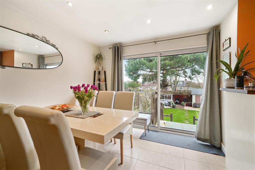 63 Danemead Grove Northolt, Ealing - WFVr2q8av CCmb