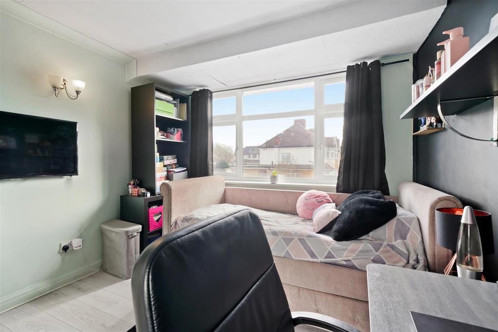 63 Danemead Grove Northolt, Ealing - Mtrs8qvi4 Ey2p