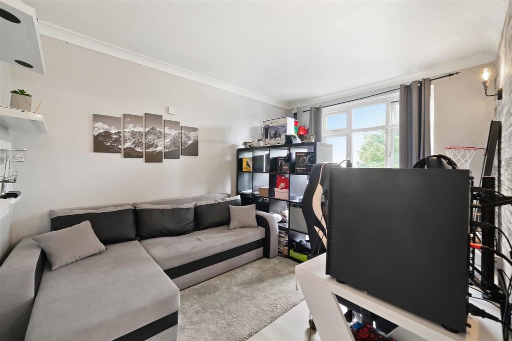 63 Danemead Grove Northolt, Ealing - YGC0p Ei7a VTo A
