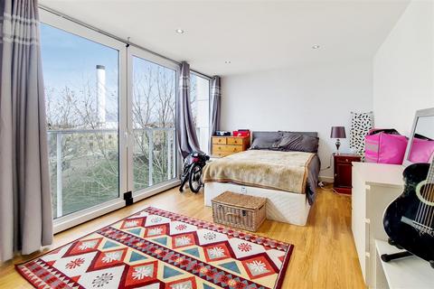 2 bedroom apartment for sale - Baltic Apartments, Royal Victoria Dock, E16