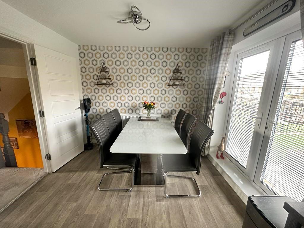 Dining kitchen