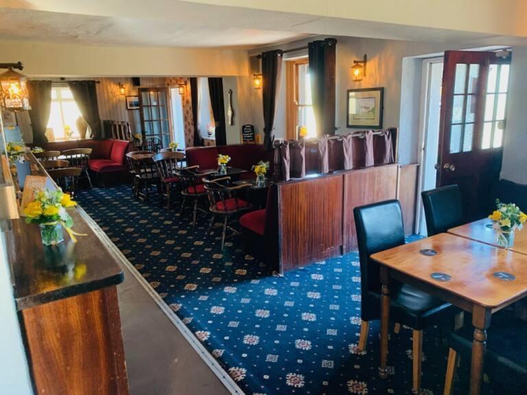 White Post, StrattonOnTheFosse... Pub £55,000