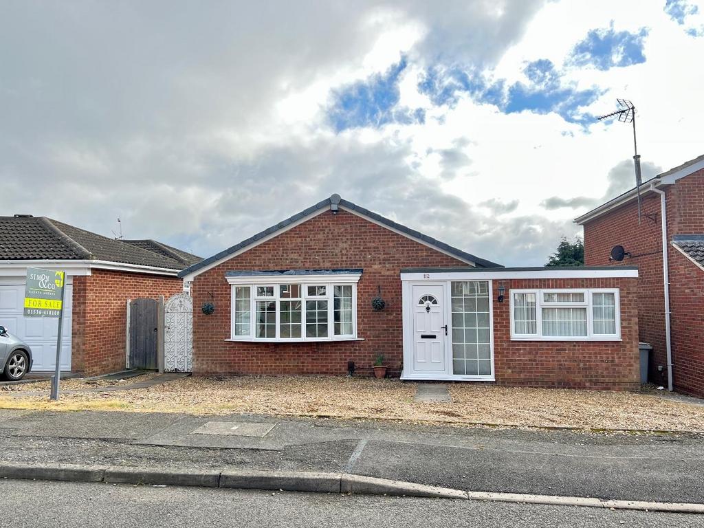 Connolly Drive, Rothwell 3 bed detached bungalow £950 pcm (£219 pw)