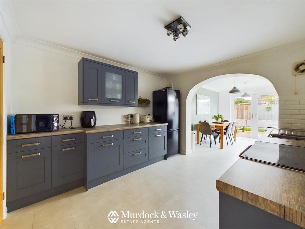 Chosen Way, Hucclecote, Gloucester 3 bed semidetached house for sale