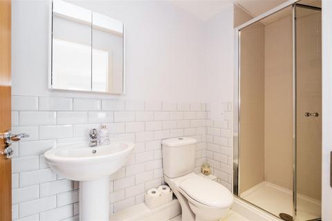 34 Shingly Place, London, E4 6AE