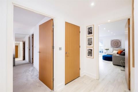 34 Shingly Place, London, E4 6AE