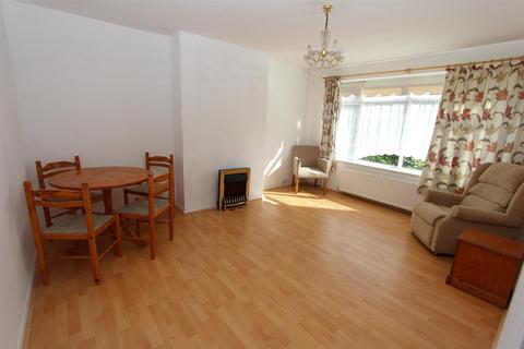 108 Mansfield Hill, London, E4 7JS