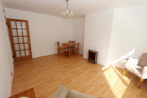 108 Mansfield Hill, London, E4 7JS