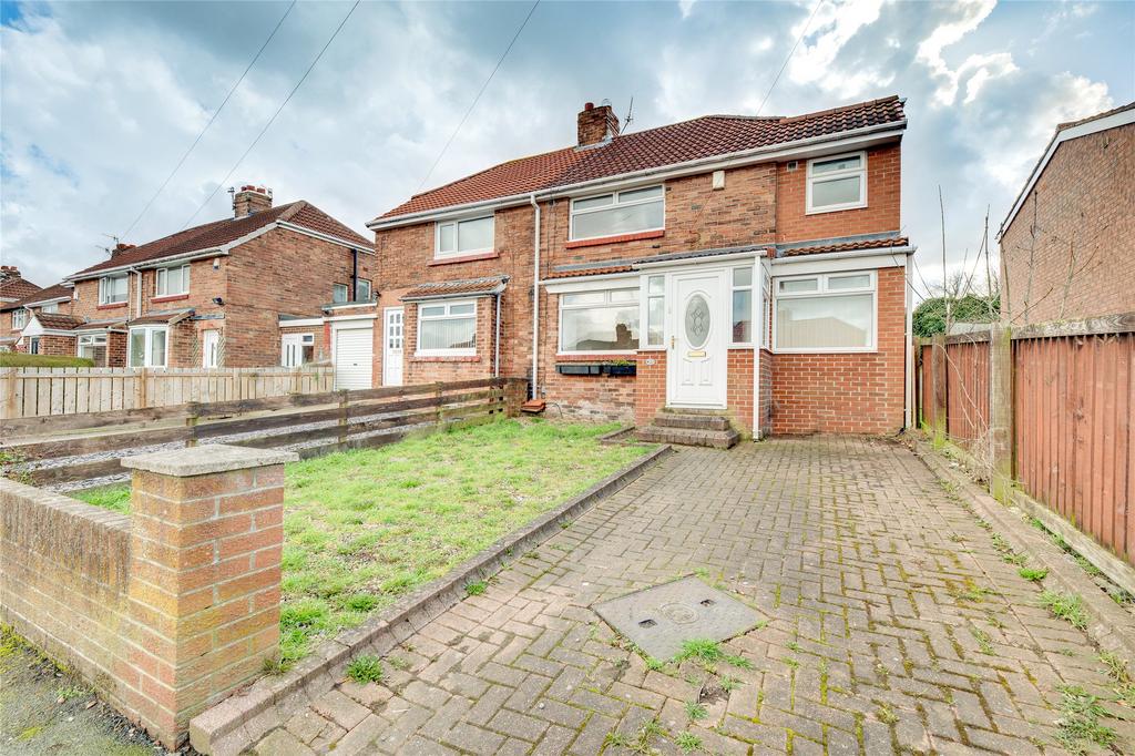 Woodside Gardens, Dunston, Gateshead... 3 bed semidetached house £