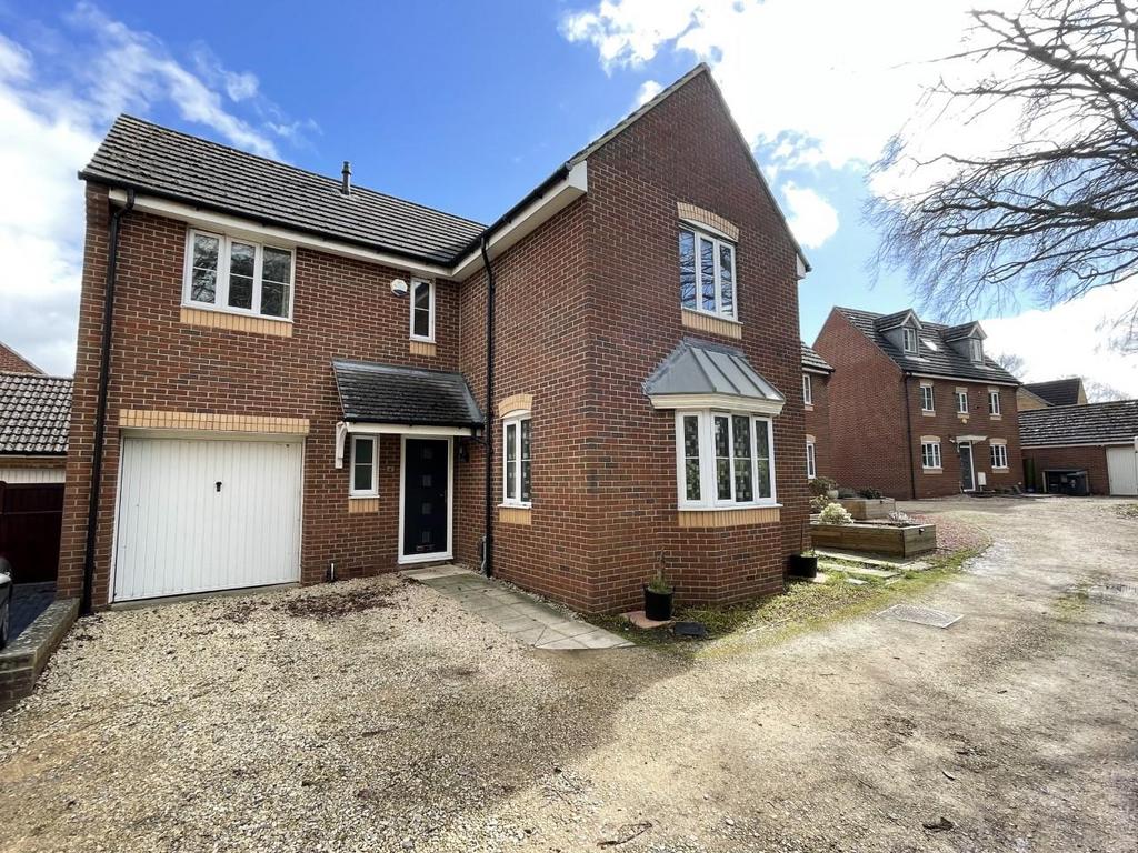 Youngs Orchard, Abbeymead, Gloucester 4 bed detached house for sale £