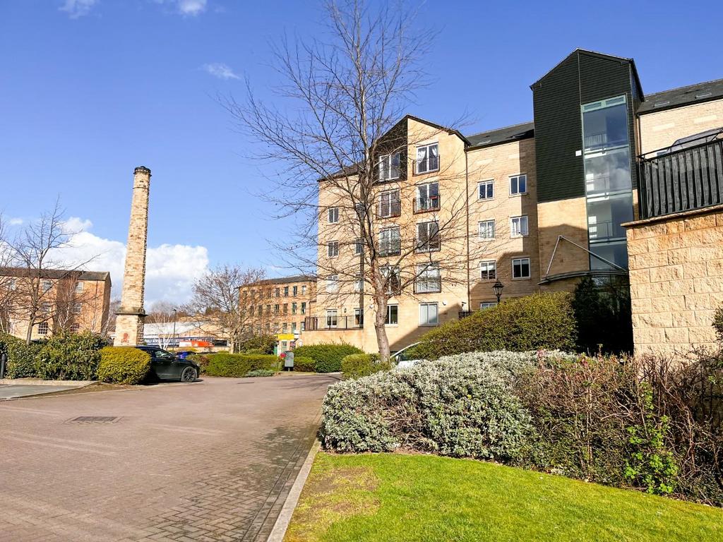 Ellis Court, Textile Street, Dewsbury 2 bed apartment £90,000