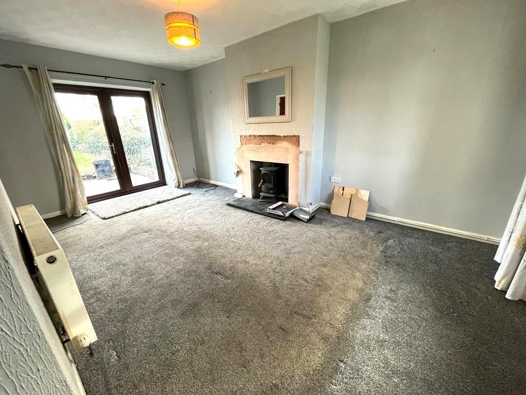 High Street, Upton, Gainsborough 3 bed semidetached house £170,000