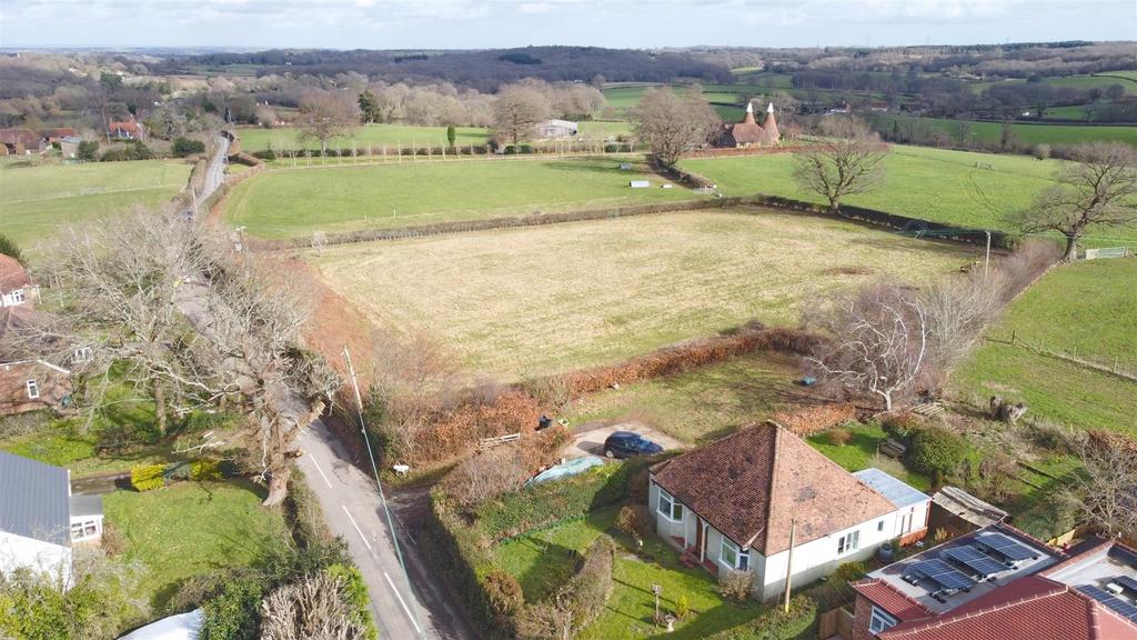 Beckley Road, Northiam 2 bed detached bungalow for sale £520,000