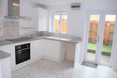 3 bedroom terraced house to rent, Union Street, Trowbridge