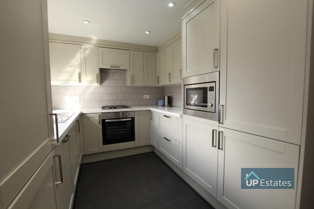 Wilsons Lane, Coventry 3 bed cottage £1,200 pcm (£277 pw)