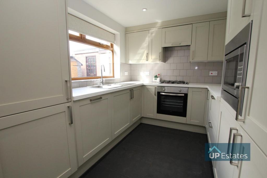 Wilsons Lane, Coventry 3 bed cottage £1,200 pcm (£277 pw)