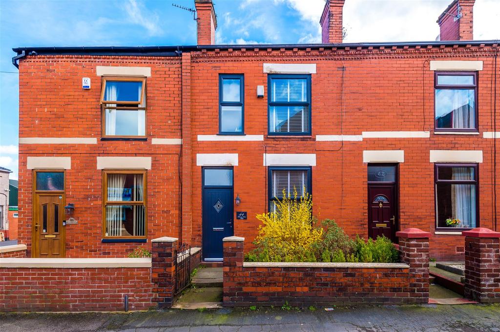 Primrose Street North, Tyldesley, Manchester 3 bed terraced house for