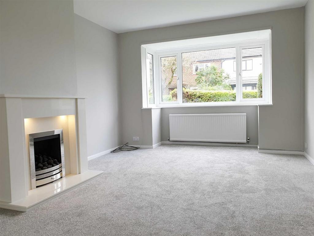 Welton Drive, WILMSLOW 3 bed semidetached house £1,800 pcm (£415 pw)