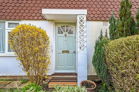 6 Sandy Close, Petersfield, GU31 4HF