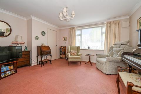 6 Sandy Close, Petersfield, GU31 4HF