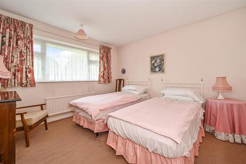 6 Sandy Close, Petersfield, GU31 4HF