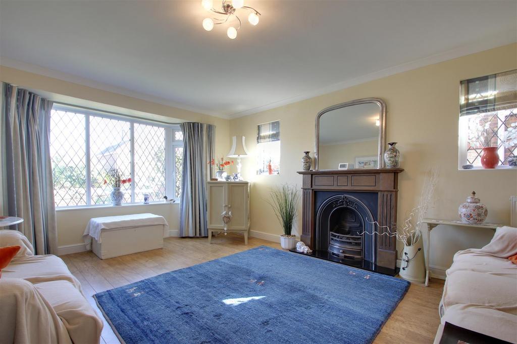 Petworth Avenue, GoringBySea, Worthing 4 bed detached house £850,000