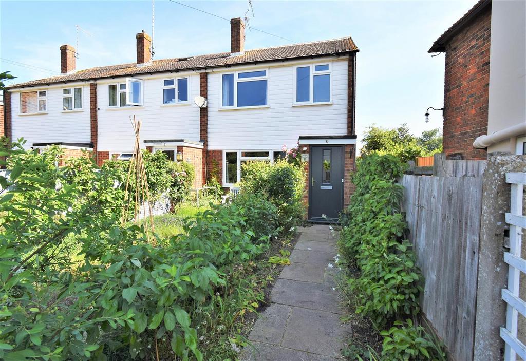 Howland Road, Marden, Tonbridge, TN12 9HQ 3 bed end of terrace house