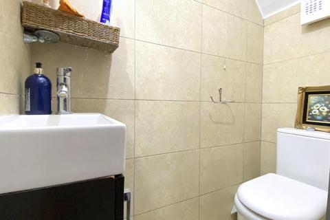 4 bedroom detached house for sale - High Drive, New Malden