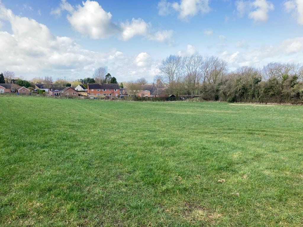 Land off Welford Road, Shearsby... Farm land £63 pcm (£14 pw)