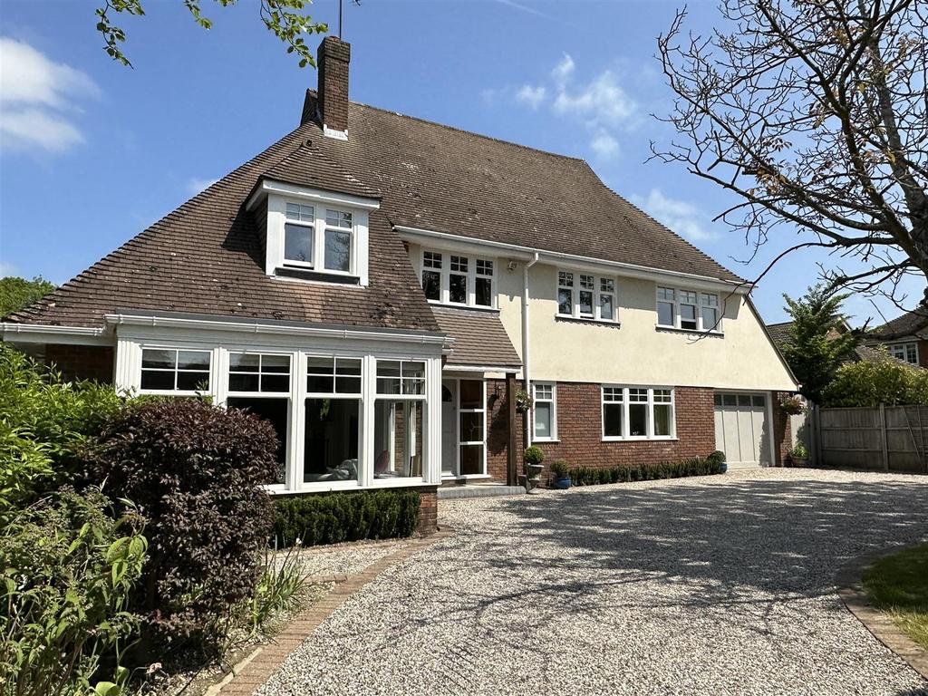 Ridgeway, Hutton Mount, Brentwood 6 bed detached house for sale £
