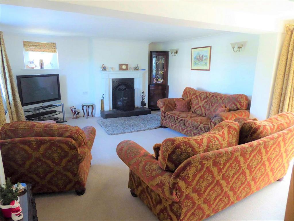 East end house, morton on swale   lounge.jpg