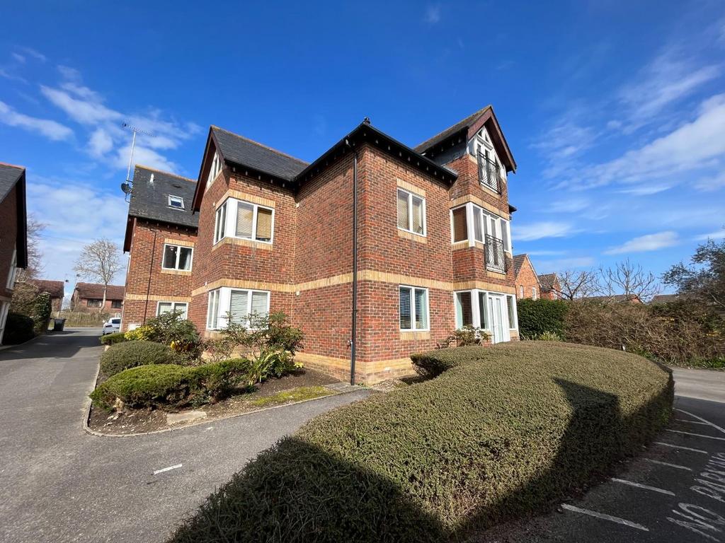 Poole Road, Upton, Poole 2 bed apartment £199,950