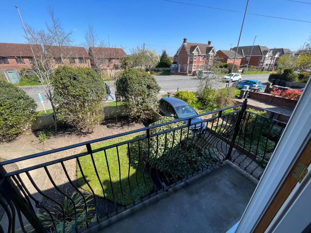 Poole Road, Upton, Poole 2 bed apartment £199,950