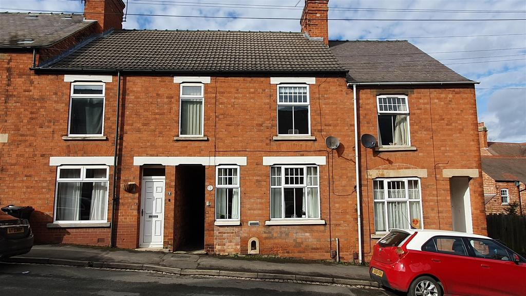 Green Hill Road, Grantham 3 bed terraced house for sale £175,000