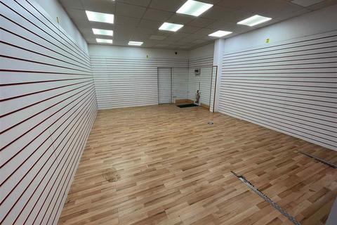 Retail property (high street) to rent, Unit 3 Castle Walk, Newcastle-under-Lyme, Staffs, ST5 1AN