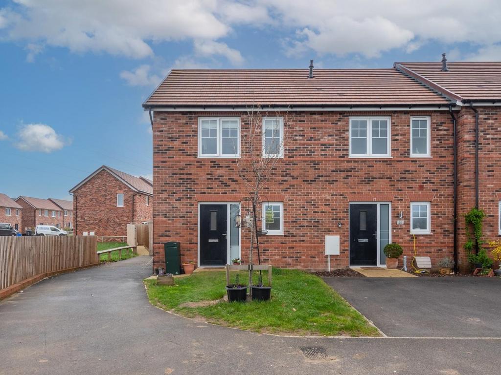 Whittaker Way, Warwick 2 bed terraced house £122,000