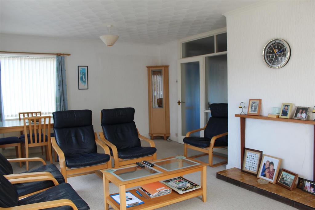 Breeze Hill, Benllech, TynYGongl 2 bed detached bungalow for sale £