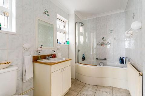 128 Downsway, Southwick, Brighton, BN42 4WD