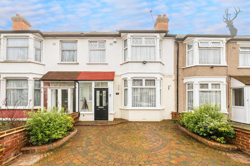Middleton Avenue, Chingford E4 3 bed house for sale £550,000