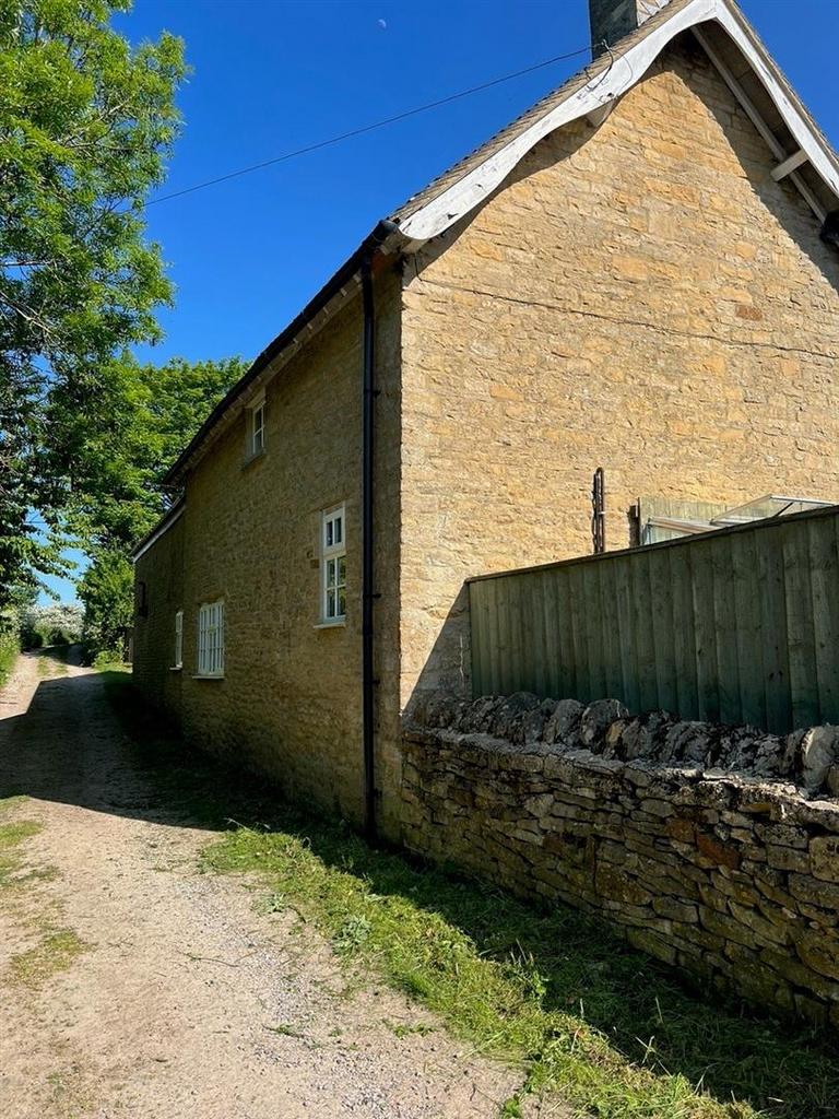 11 Wards Road, Chipping Norton 3 bed detached house £850,000