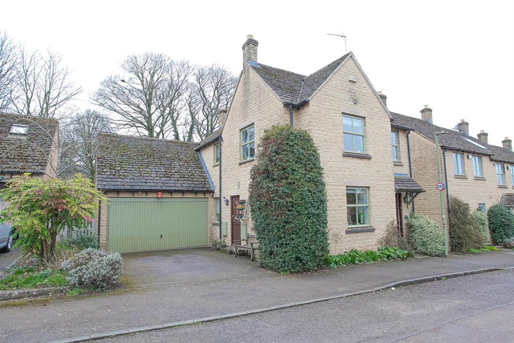 Wards Road, Chipping Norton 4 bed detached house £600,000