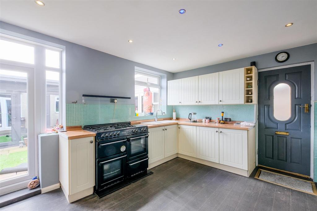 Illingworth Drive, Illingworth 3 bed semidetached house for sale £