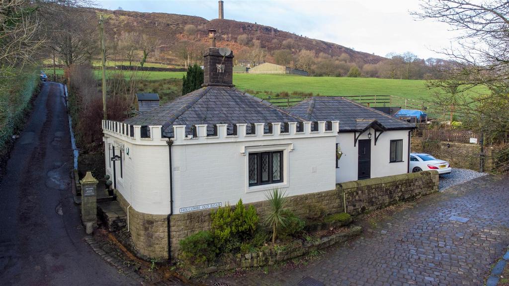 Gate House, Old Road, Bury 3 bed detached house for