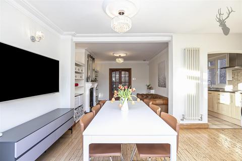 194 Sewardstone Road, London, E4 7QA