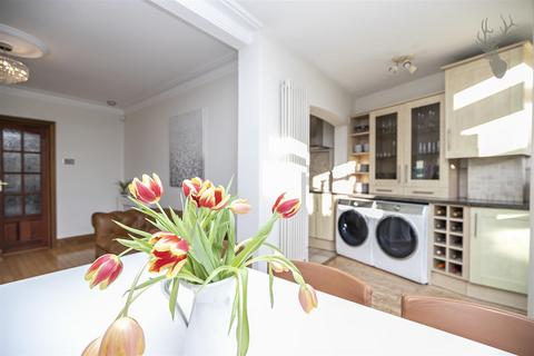 194 Sewardstone Road, London, E4 7QA