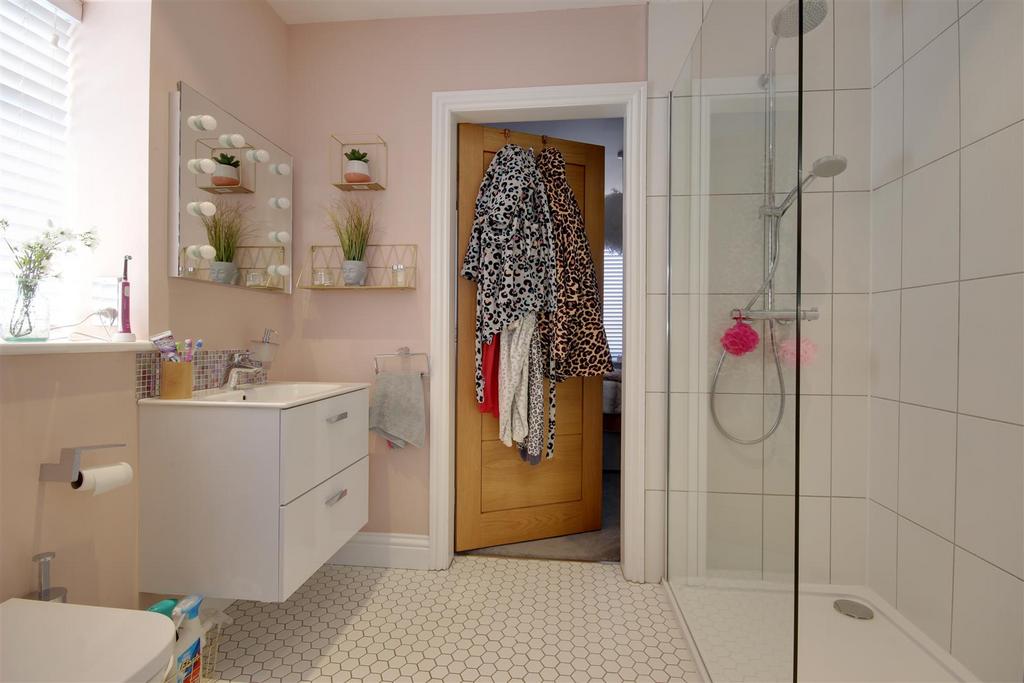 Jack and Jill En-Suite